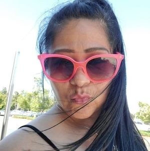 Meet your Posher, Annel